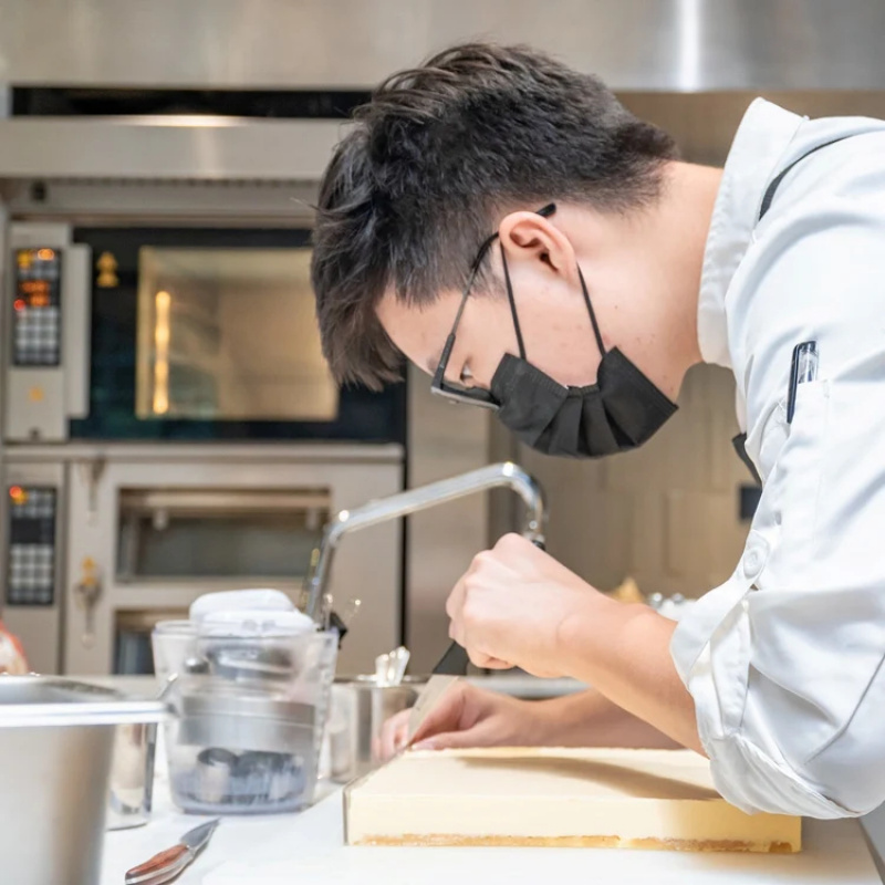 Niestandardowe wyposażenie kuc – Commercial Kitchen Worktops recenzja i cena
